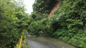 小野県道崩落